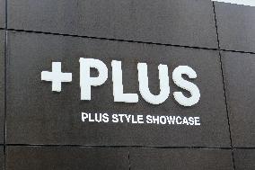 PlUS (PLUS PLUS)